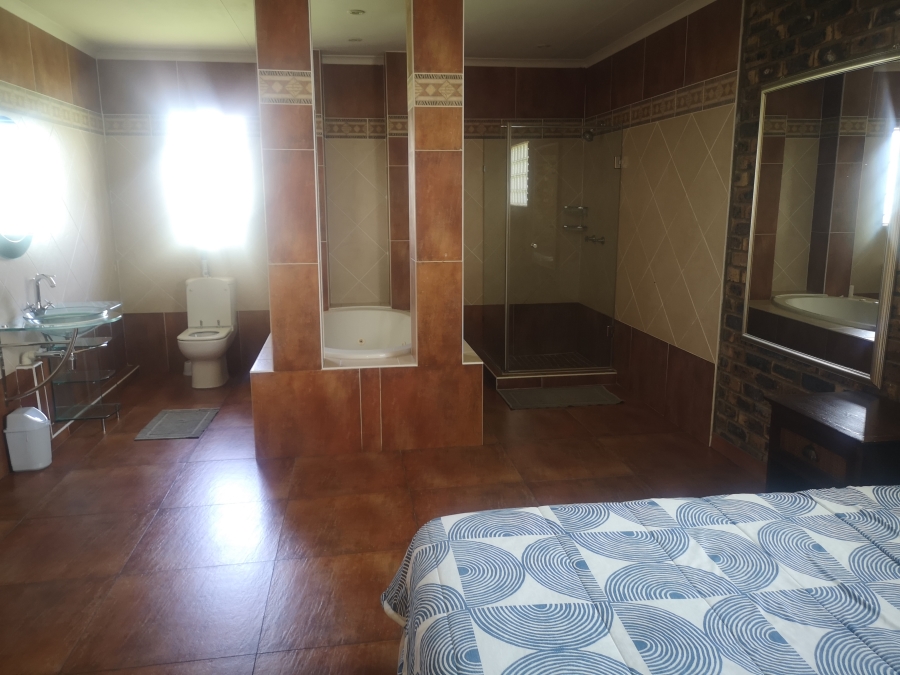 7 Bedroom Property for Sale in Oranjeville Free State